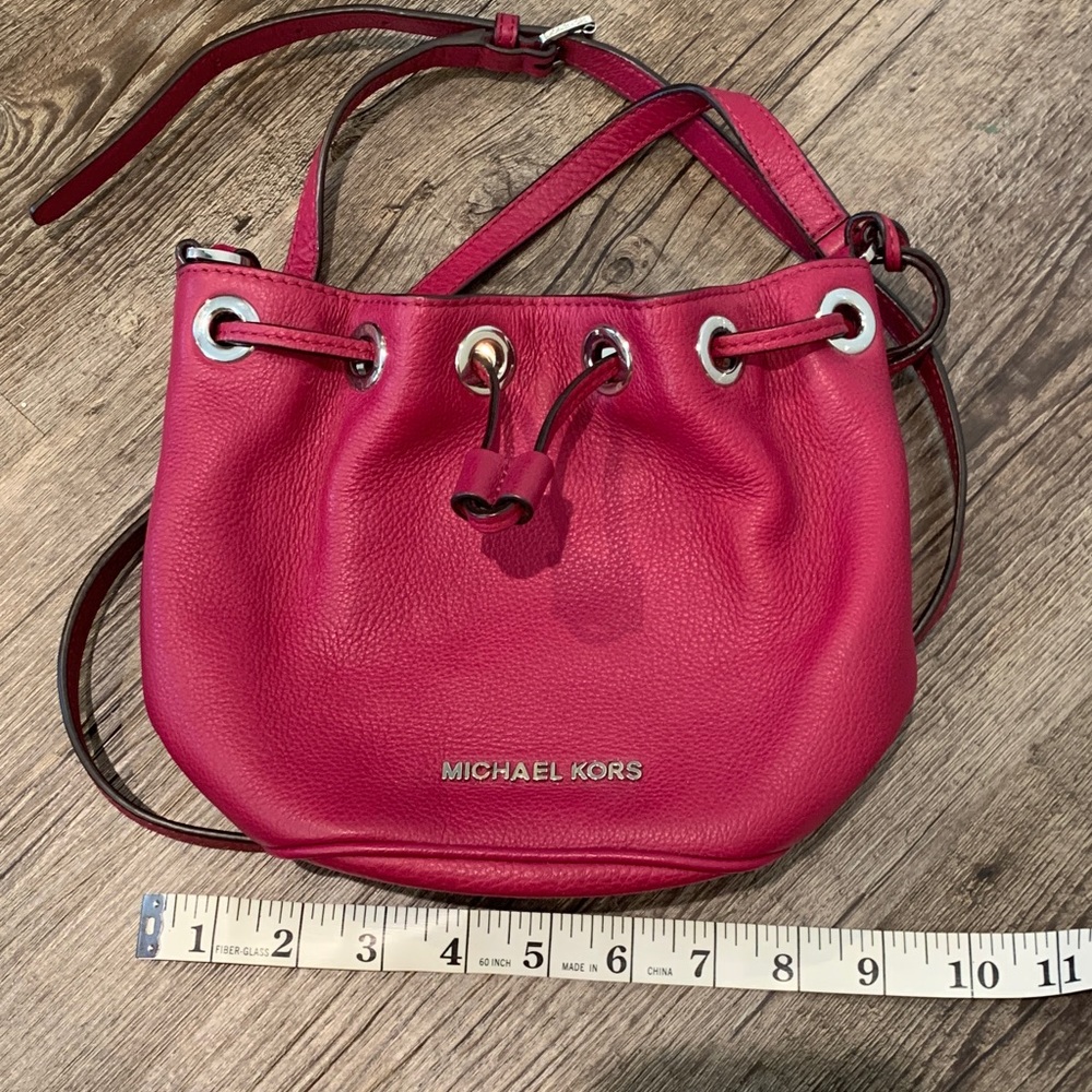 Michael Kors Fuchsia Crossbody Bag- NWOT - Picture 4 of 4